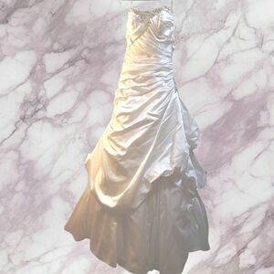 AMAZING Maggie Sottero Haute Couture Imperial Gown, Ivory Wedding Gown Size 8